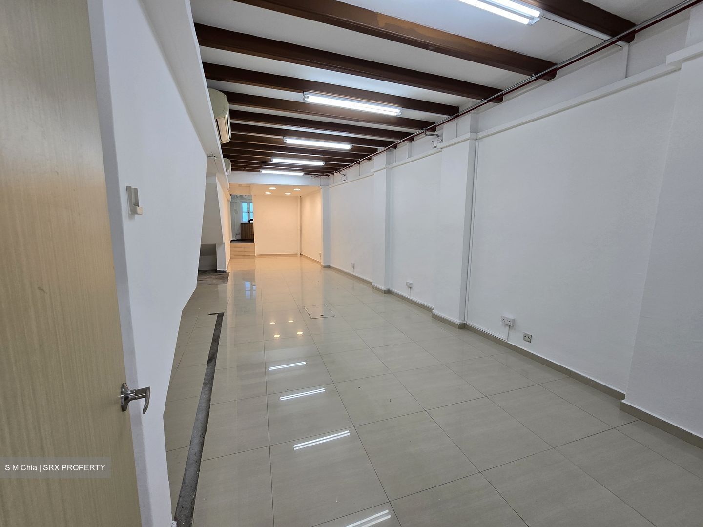 River Valley Road (D9), Retail #480501641